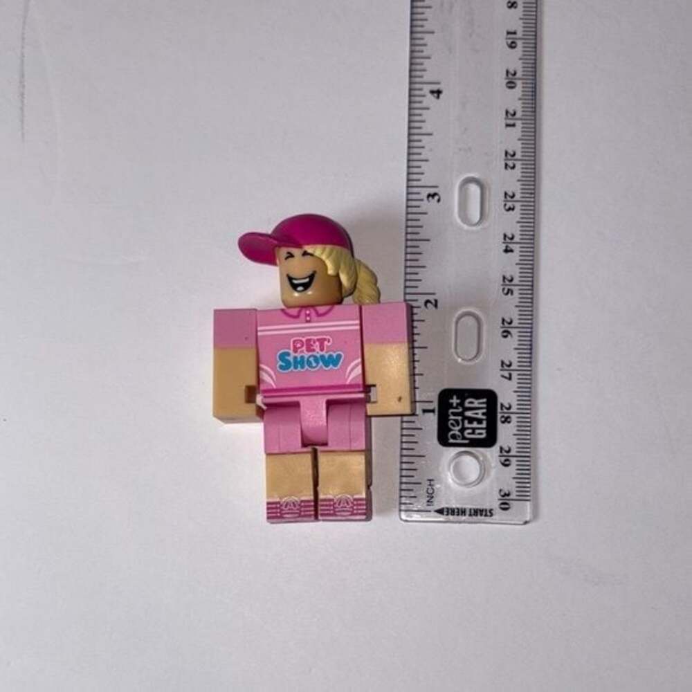 Roblox Adopt Me Ice Cream Truck + Pets Bundle - Lights/Music - Bee/Unicorn/Snowm - Picture 2 of 11